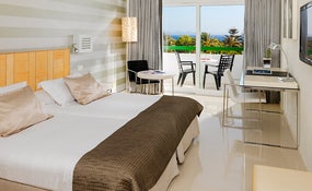 Double Room Sea or Pool View
