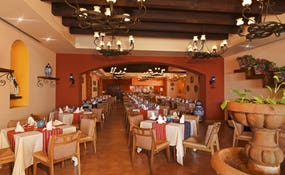 Hacienda Los Girasoles: restaurant mexicain à la carte