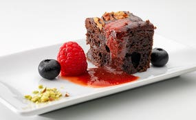 Mini brownie with red fruits