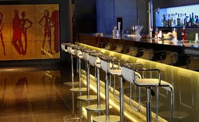 Bar salón Teide con animación